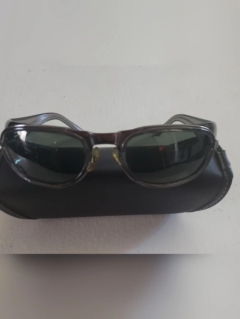 Vintage RAYBAN B&L W2660 Transparent Gray Sunglasses